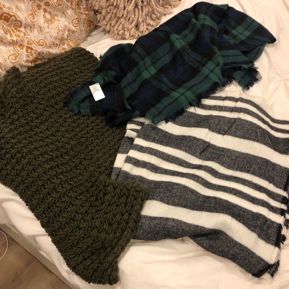 3 Chunky Winter Blanket Scarves